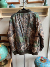 Load image into Gallery viewer, Vintage Reversible Thinsulate Realtree Camo Bomber Jacket XL