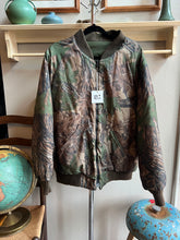 Load image into Gallery viewer, Vintage Reversible Thinsulate Realtree Camo Bomber Jacket XL