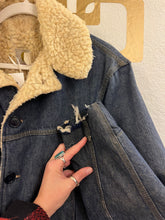 Load image into Gallery viewer, Vintage 1986 Denim Sherpa Lined Carhartt Work Jacket/Coat
