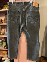 Load image into Gallery viewer, 11 - Vintage Y2K Levi’s 505 - 2003 - 40/30