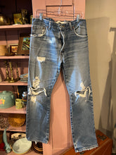 Load image into Gallery viewer, 02 - Vintage Y2K 517 Levi’s - 2004 - 34/34