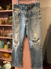 Load image into Gallery viewer, 08 - Vintage Y2K Levi’s 517 - 2001 - 34/34
