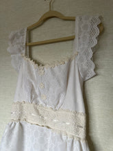 Load image into Gallery viewer, Vintage Wedding Dress