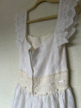 Load image into Gallery viewer, Vintage Wedding Dress