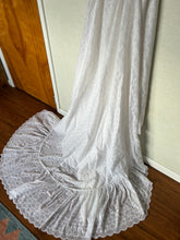 Load image into Gallery viewer, Vintage Wedding Dress