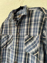 Load image into Gallery viewer, Vintage Flannel