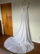 Load image into Gallery viewer, Vintage Wedding Dress