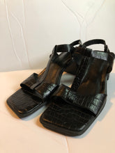 Load image into Gallery viewer, Black Crocodile Leather Sandals